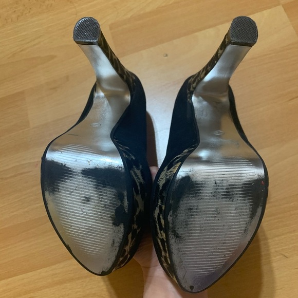 Cheetah Print Platform Pumps - Picture 5 of 5